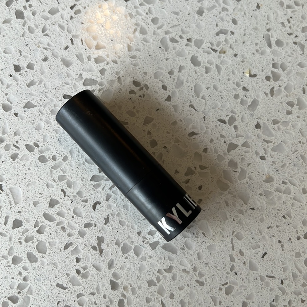 NEW KYLIE JENNER LIPSTICK